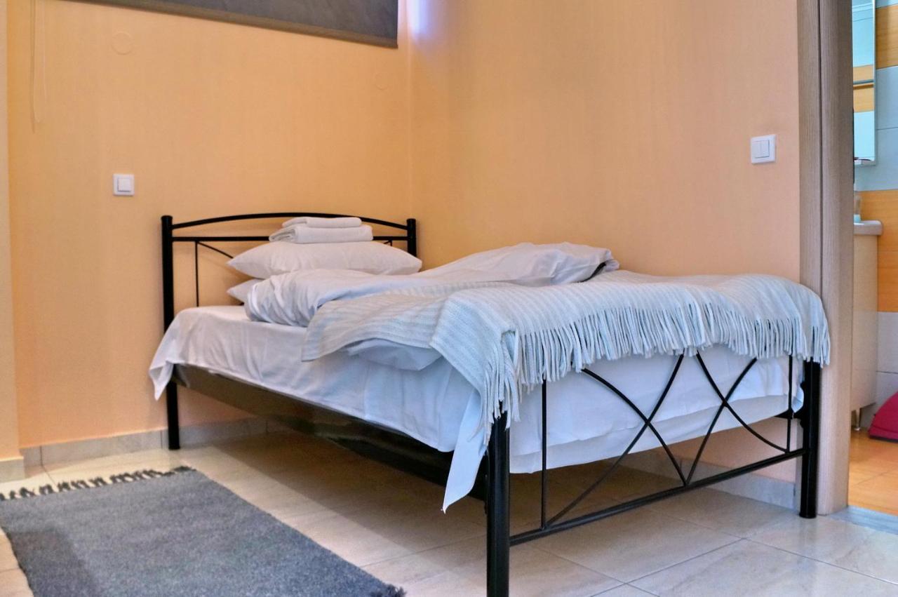 Апартаменты Aroma Rent House 2 Митилини Экстерьер фото